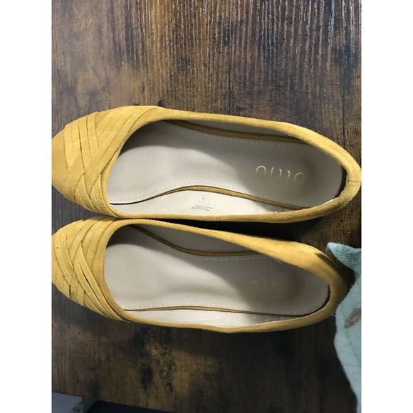 Ollie Women's Size 8.5 Yellow Ballet Shoe - Picture 3 of 5
